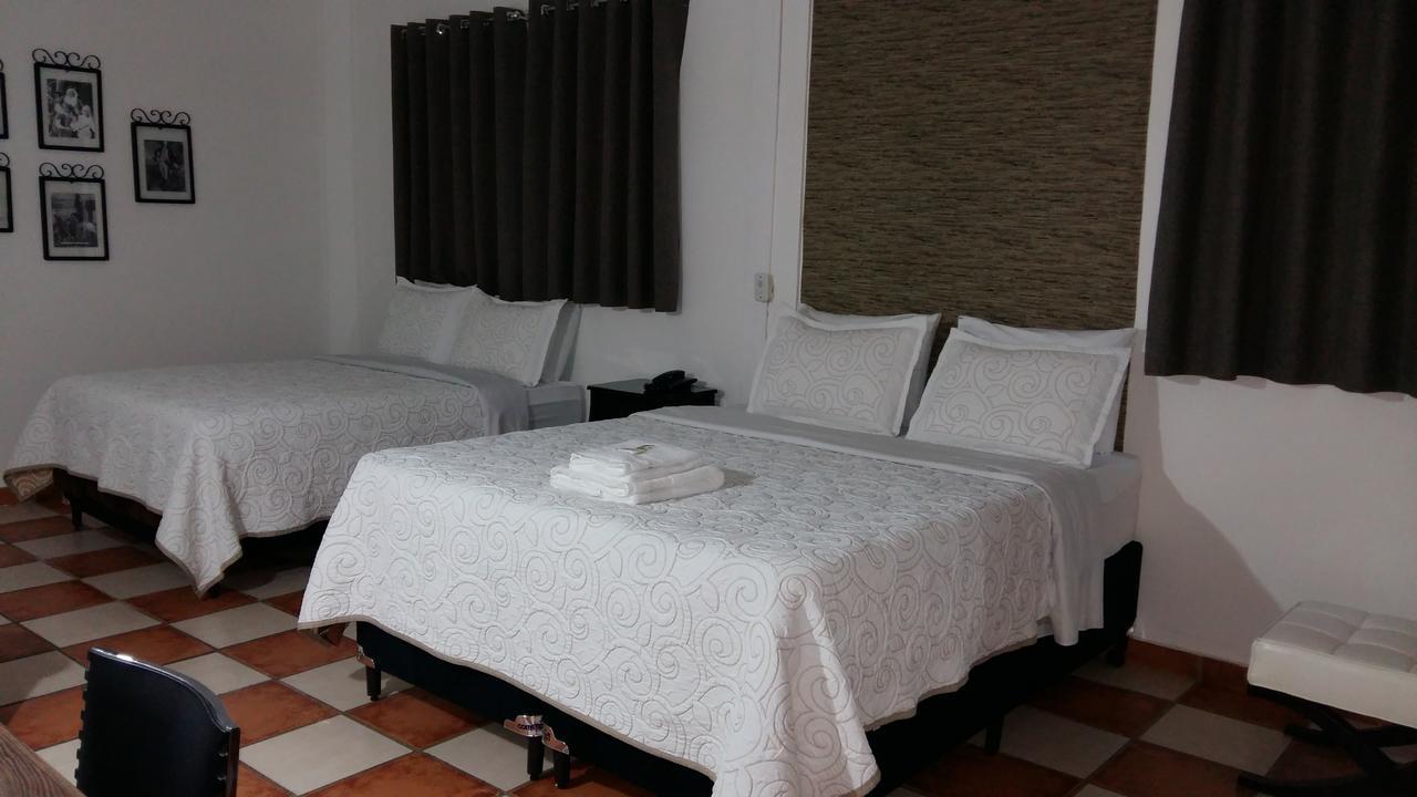 Medieval Hotel Tres Coracoes Buitenkant foto